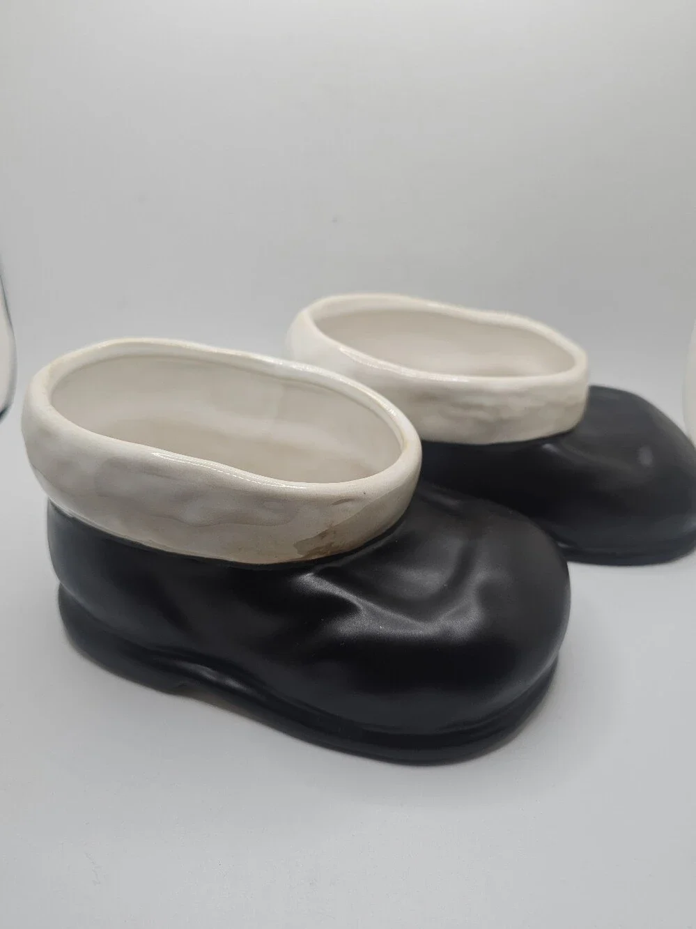 2 Pottery Barn Santa Boot Planter Bowls No Chips - Picture 2 of 10